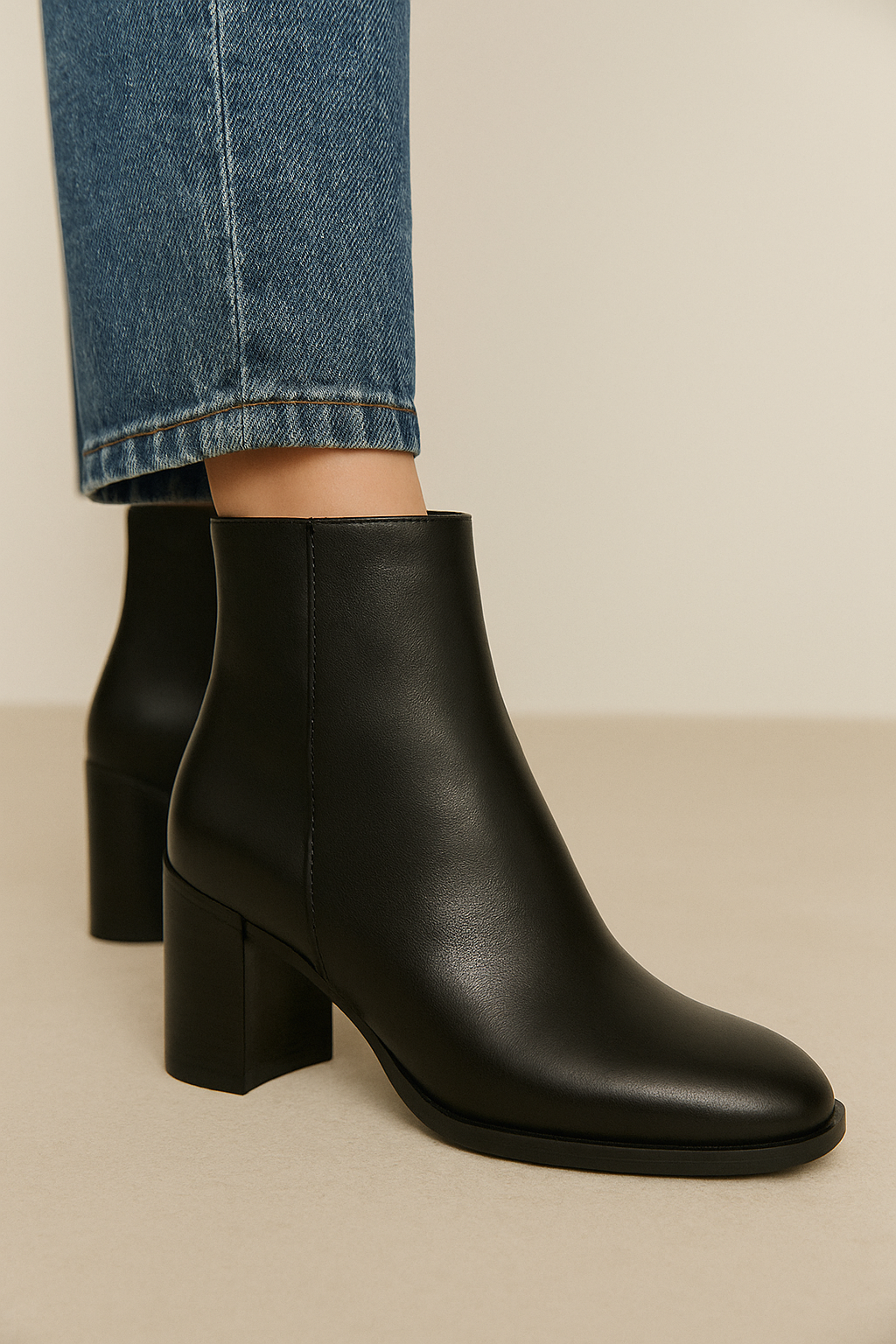 Silvia Stivaletti in Pelle – Moderni, Eleganti e Resistenti